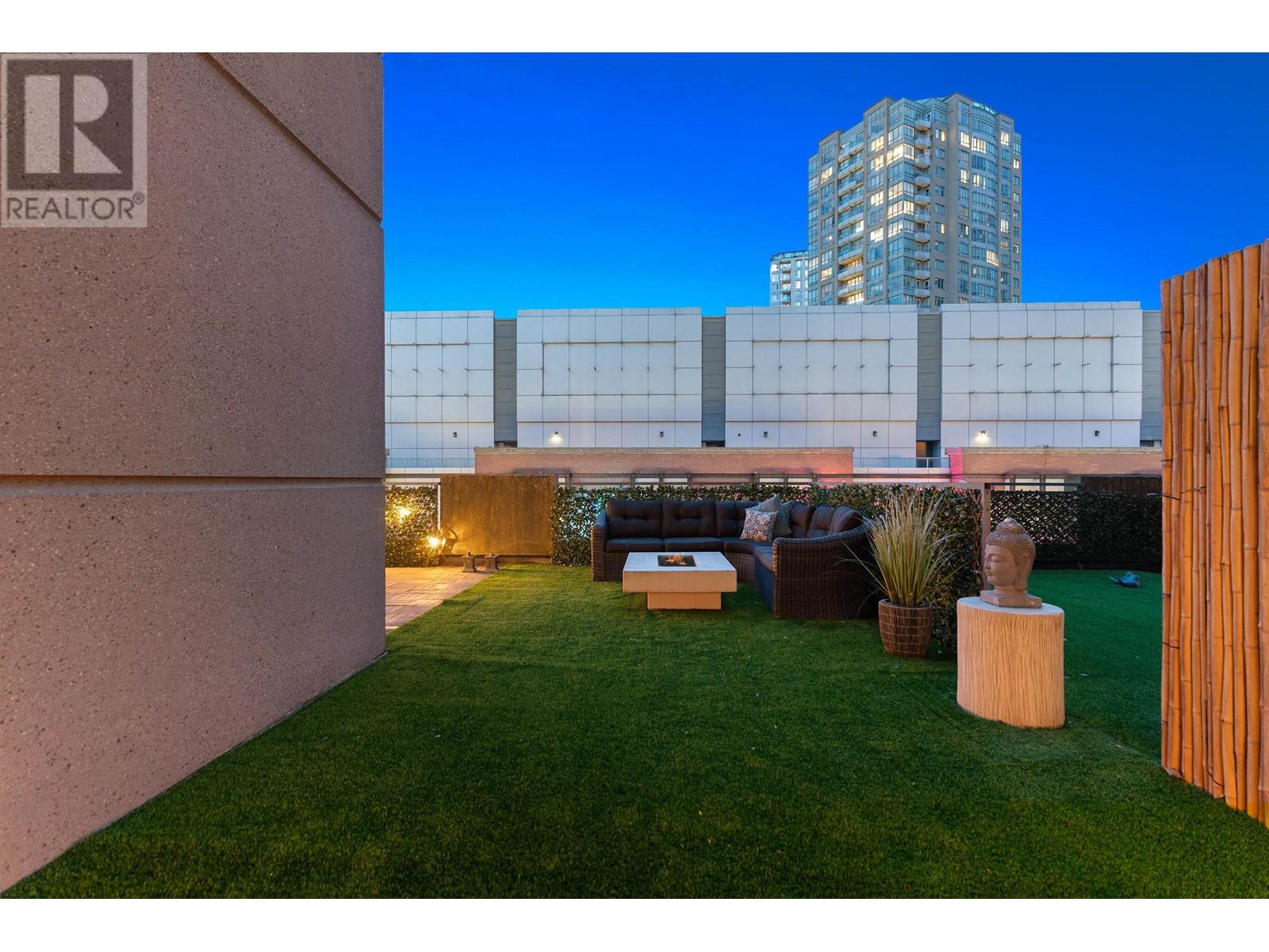 Listing Picture 4 of 40 : 312 555 ABBOTT STREET, Vancouver / 溫哥華 - 魯藝地產 Yvonne Lu Group - MLS Medallion Club Member