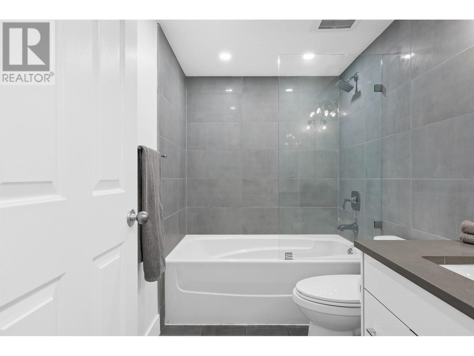 Listing Picture 20 of 40 : 312 555 ABBOTT STREET, Vancouver / 溫哥華 - 魯藝地產 Yvonne Lu Group - MLS Medallion Club Member