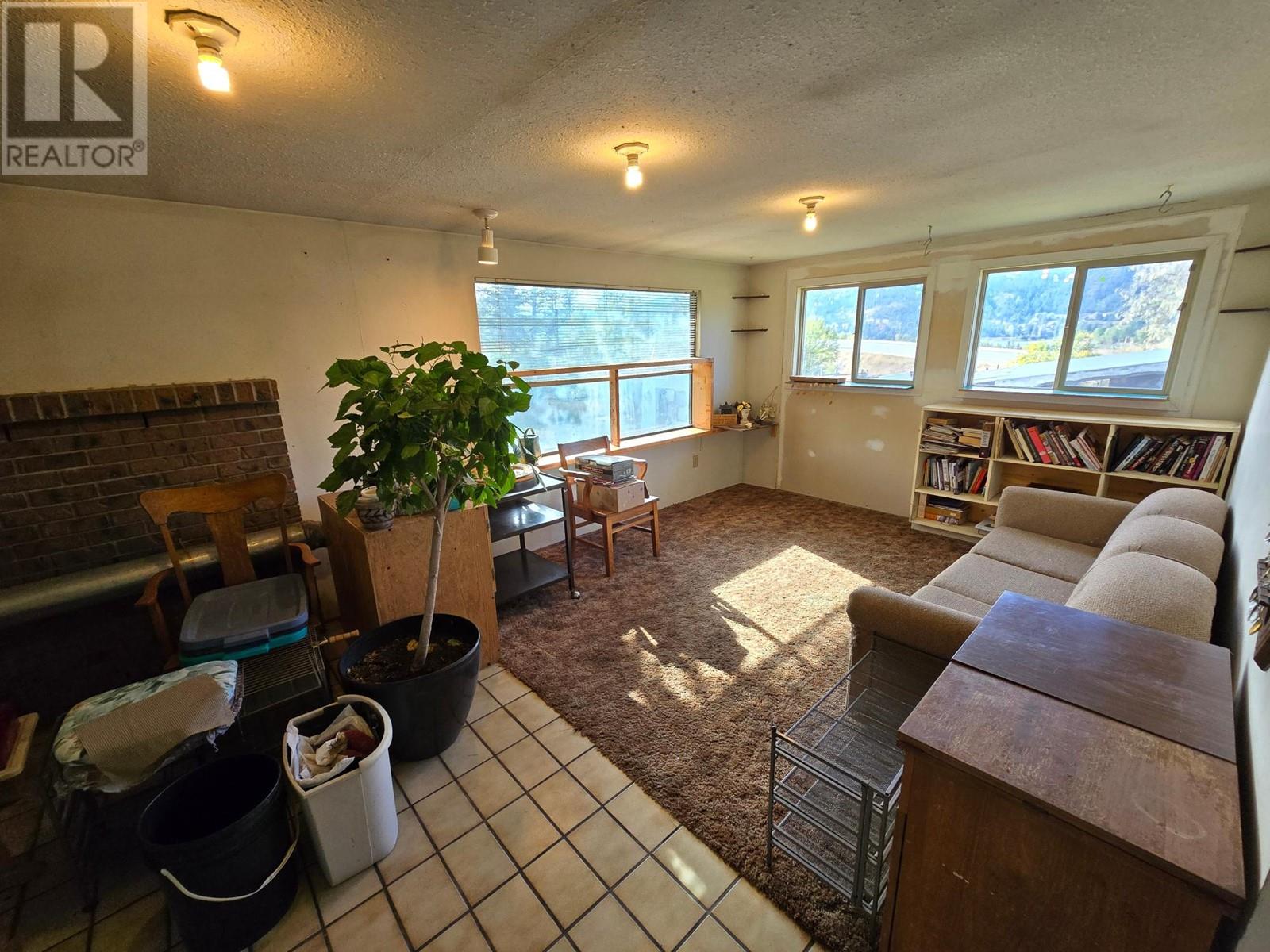 7055 Creek Road, Heffley, British Columbia  v2h 0b6 - Photo 11 - 181265