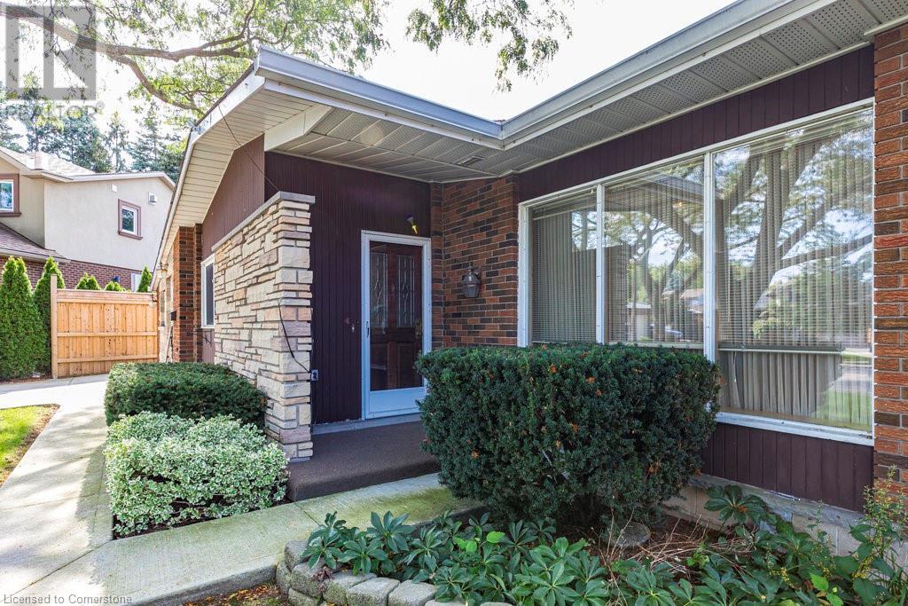 10 Vera Court, Hamilton, Ontario L8K 4G8 - Photo 4 - 40658661