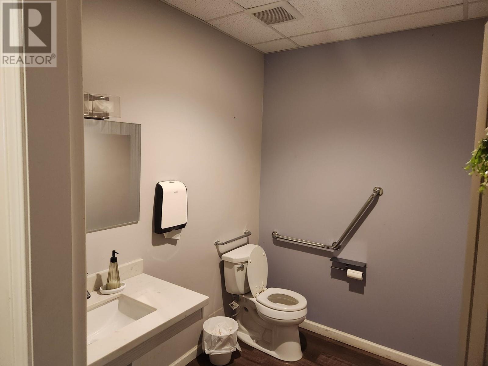 Listing Picture 12 of 12 : 8263 OAK STREET, Vancouver / 溫哥華 - 魯藝地產 Yvonne Lu Group - MLS Medallion Club Member