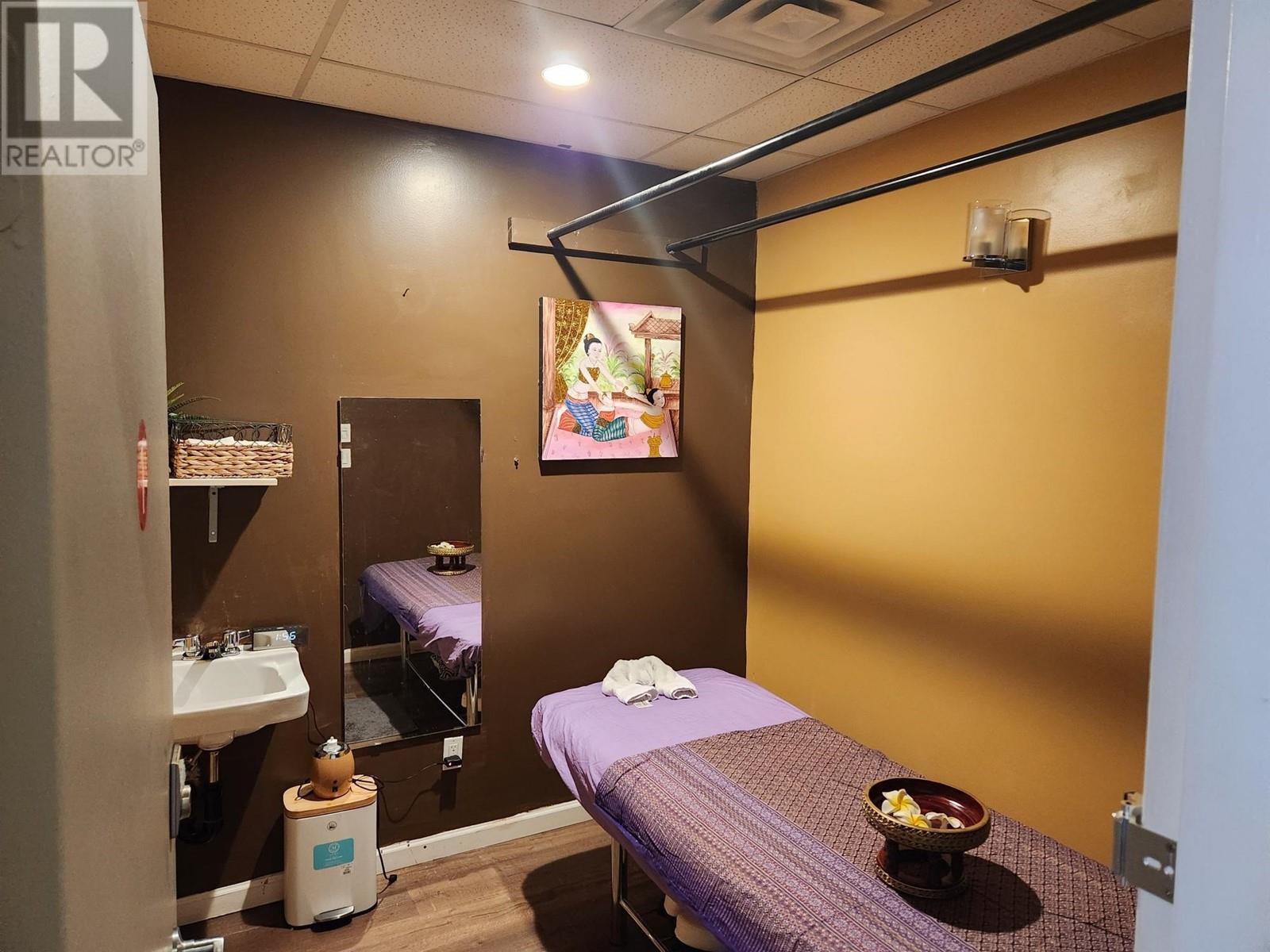 Listing Picture 6 of 12 : 8263 OAK STREET, Vancouver / 溫哥華 - 魯藝地產 Yvonne Lu Group - MLS Medallion Club Member