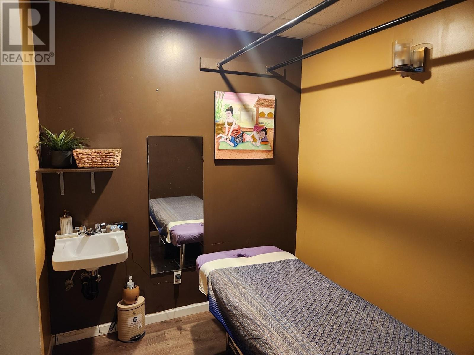 Listing Picture 7 of 12 : 8263 OAK STREET, Vancouver / 溫哥華 - 魯藝地產 Yvonne Lu Group - MLS Medallion Club Member