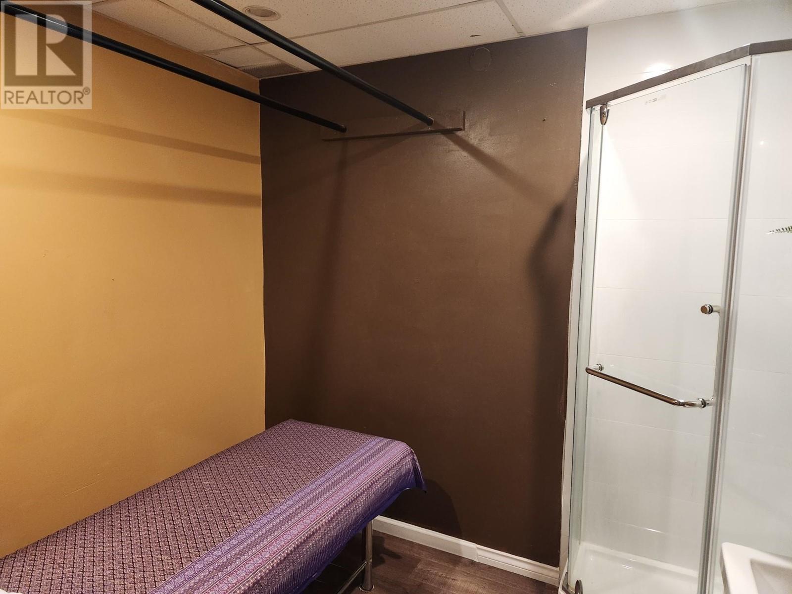 Listing Picture 8 of 12 : 8263 OAK STREET, Vancouver / 溫哥華 - 魯藝地產 Yvonne Lu Group - MLS Medallion Club Member