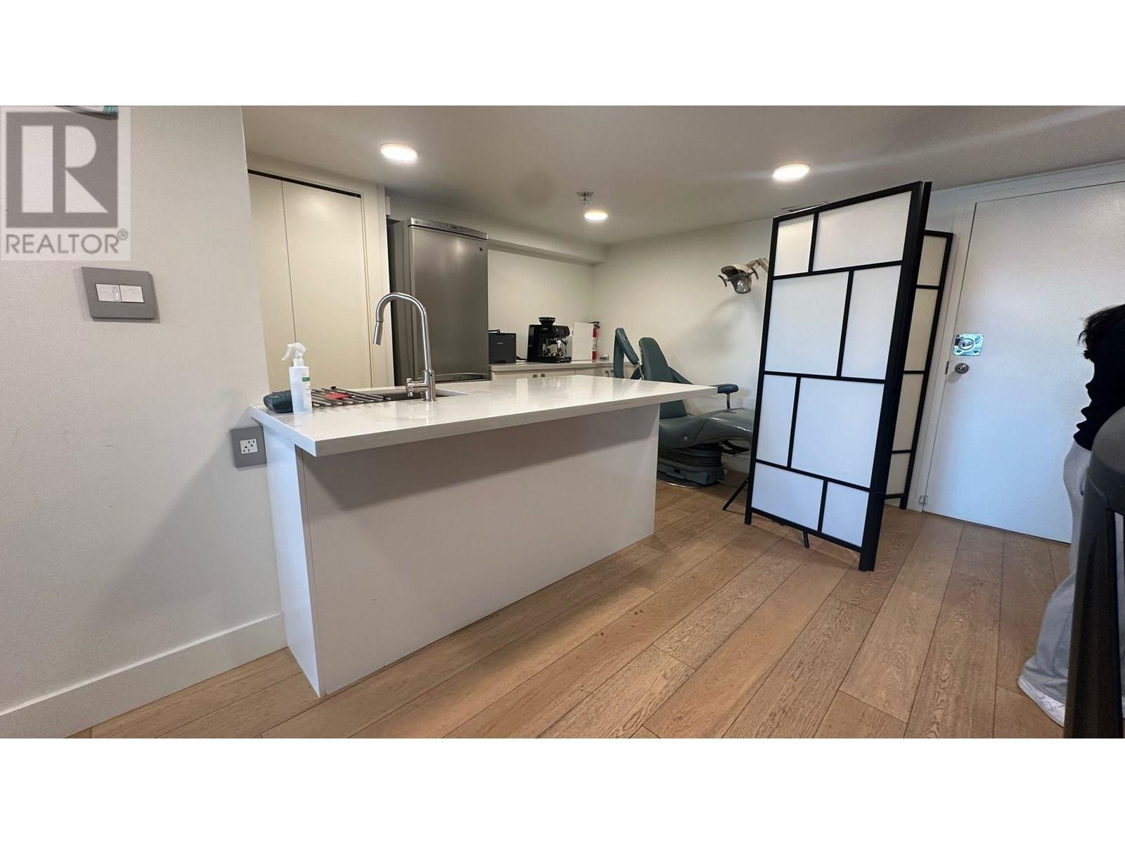202 338 W 8th Avenue, Vancouver, British Columbia  V5Y 3X2 - Photo 3 - C8063480