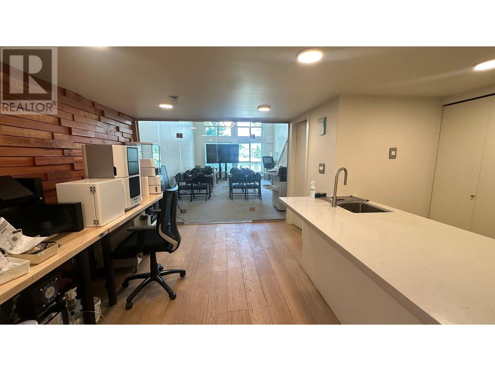 202 338 W 8th Avenue, Vancouver, British Columbia  V5Y 3X2 - Photo 5 - C8063480
