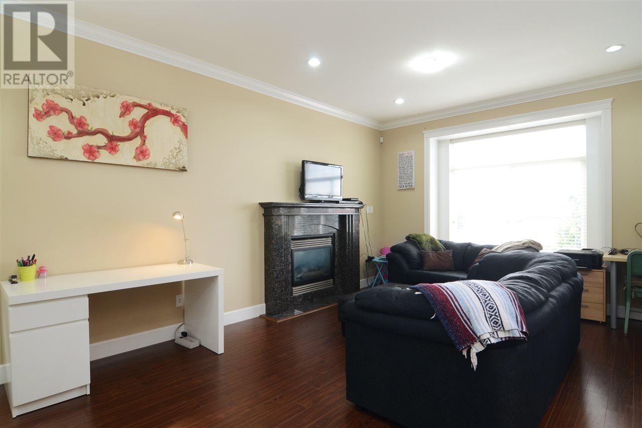 Listing Picture 8 of 25 : 4313 PENDER STREET, Burnaby / 本拿比 - 魯藝地產 Yvonne Lu Group - MLS Medallion Club Member