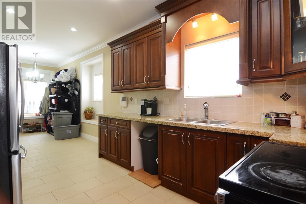 Listing Picture 3 of 25 : 4313 PENDER STREET, Burnaby / 本拿比 - 魯藝地產 Yvonne Lu Group - MLS Medallion Club Member