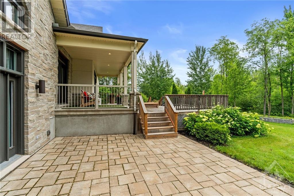 6131 KNIGHTS DRIVE Manotick