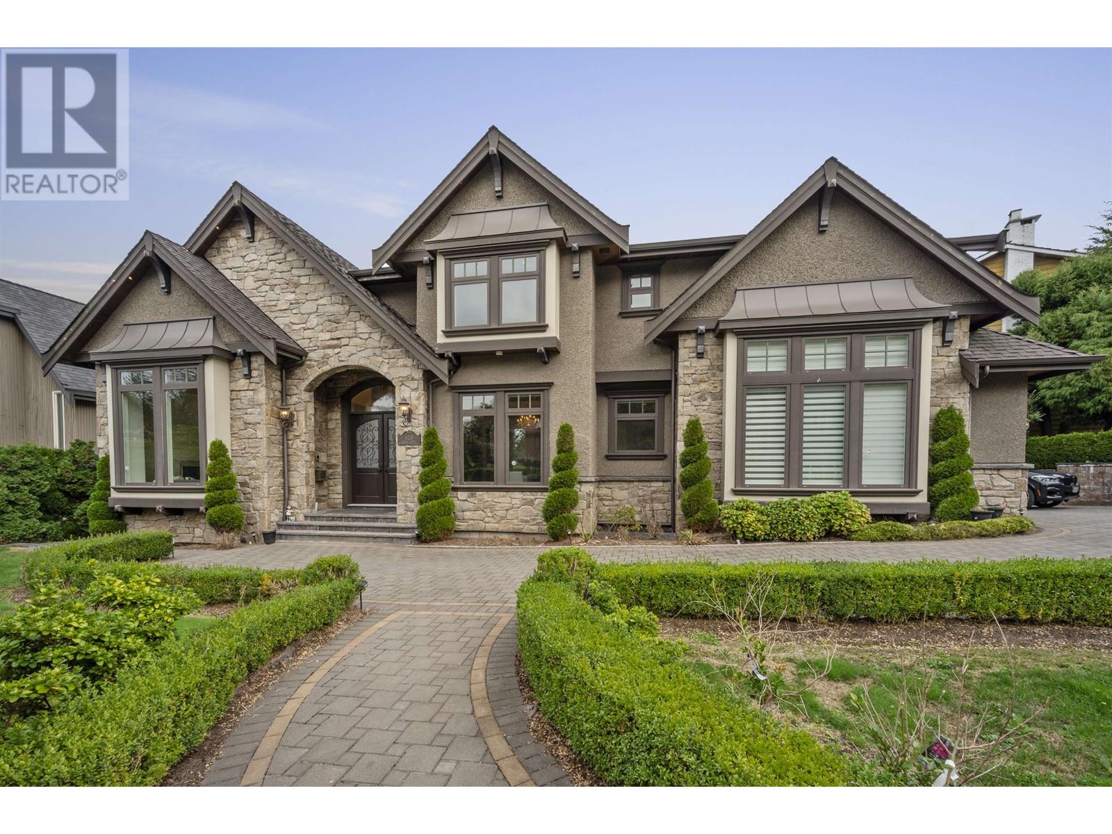 6118 GORDON AVENUE, Burnaby