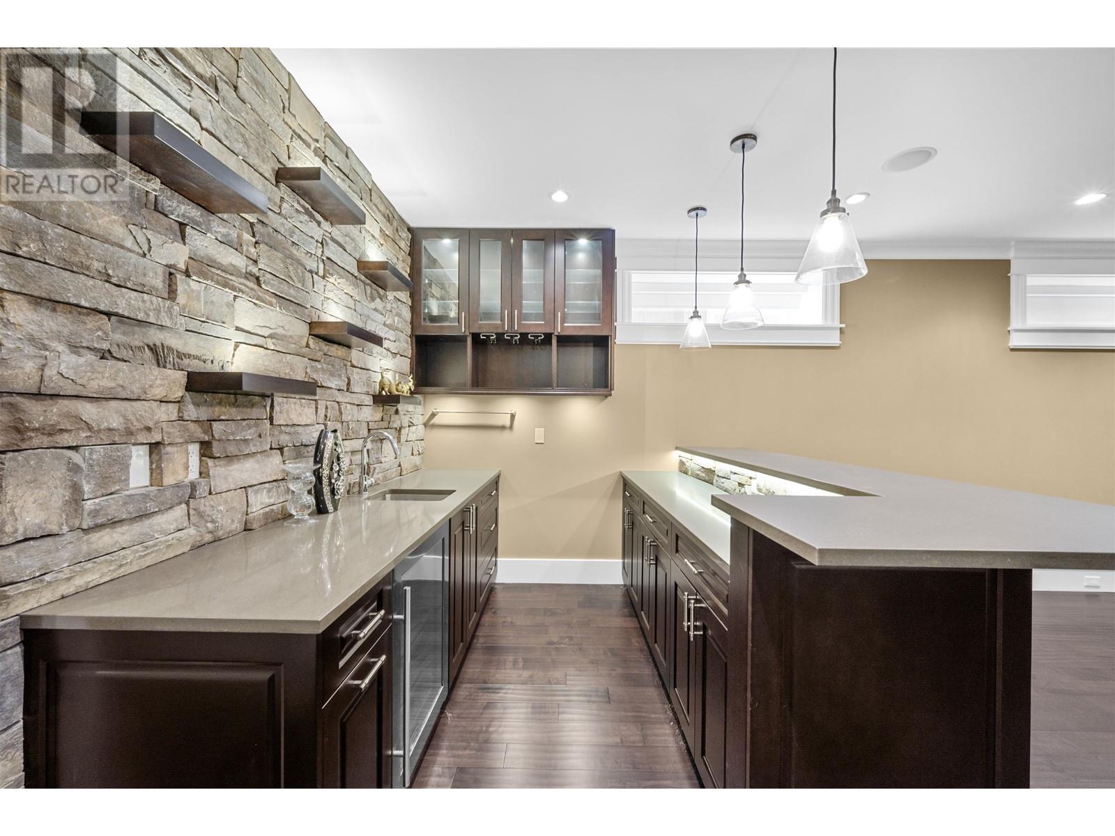 Listing Picture 21 of 25 : 6118 GORDON AVENUE, Burnaby / 本拿比 - 魯藝地產 Yvonne Lu Group - MLS Medallion Club Member