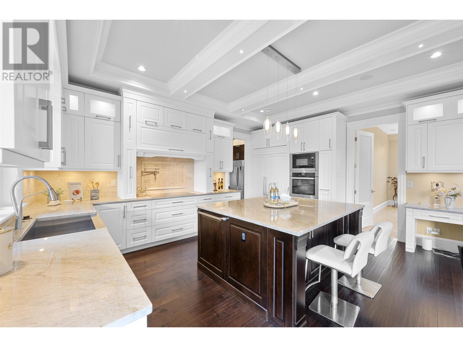 Listing Picture 11 of 25 : 6118 GORDON AVENUE, Burnaby / 本拿比 - 魯藝地產 Yvonne Lu Group - MLS Medallion Club Member