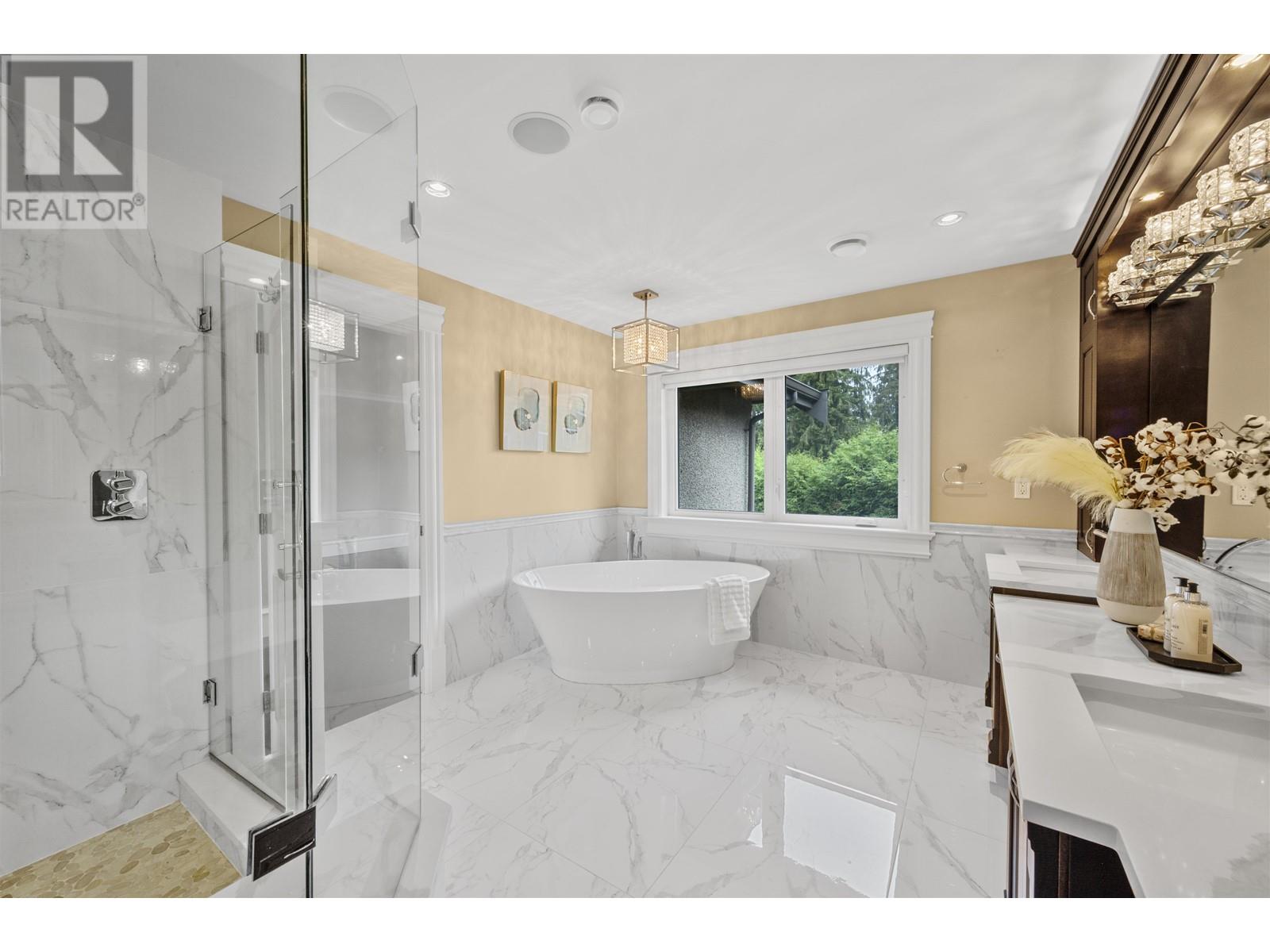 Listing Picture 20 of 25 : 6118 GORDON AVENUE, Burnaby / 本拿比 - 魯藝地產 Yvonne Lu Group - MLS Medallion Club Member