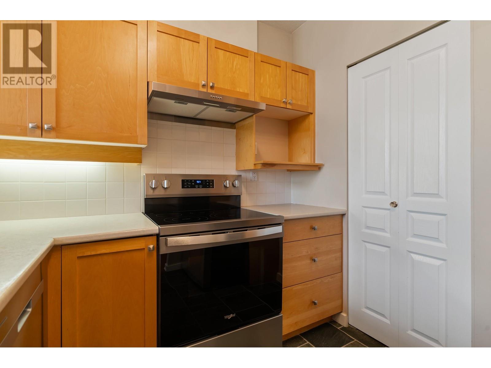 408 2020 Se Kent Avenue, Vancouver, British Columbia  V5P 4X1 - Photo 19 - R2933059