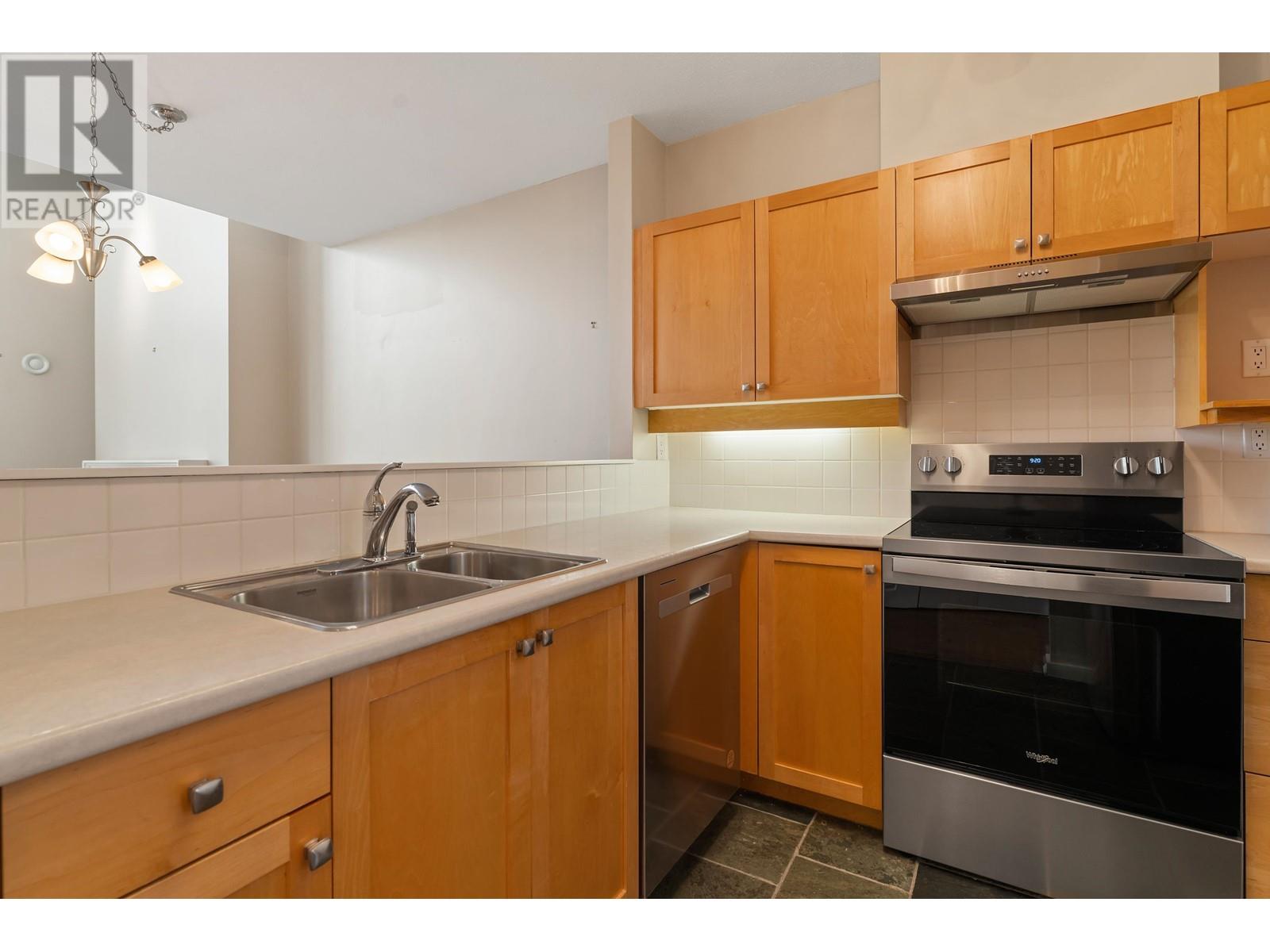 408 2020 Se Kent Avenue, Vancouver, British Columbia  V5P 4X1 - Photo 18 - R2933059