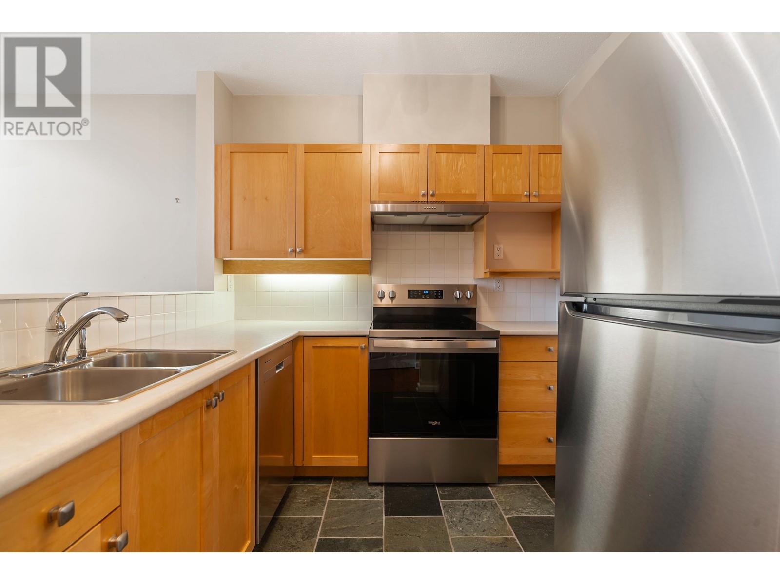 408 2020 Se Kent Avenue, Vancouver, British Columbia  V5P 4X1 - Photo 20 - R2933059