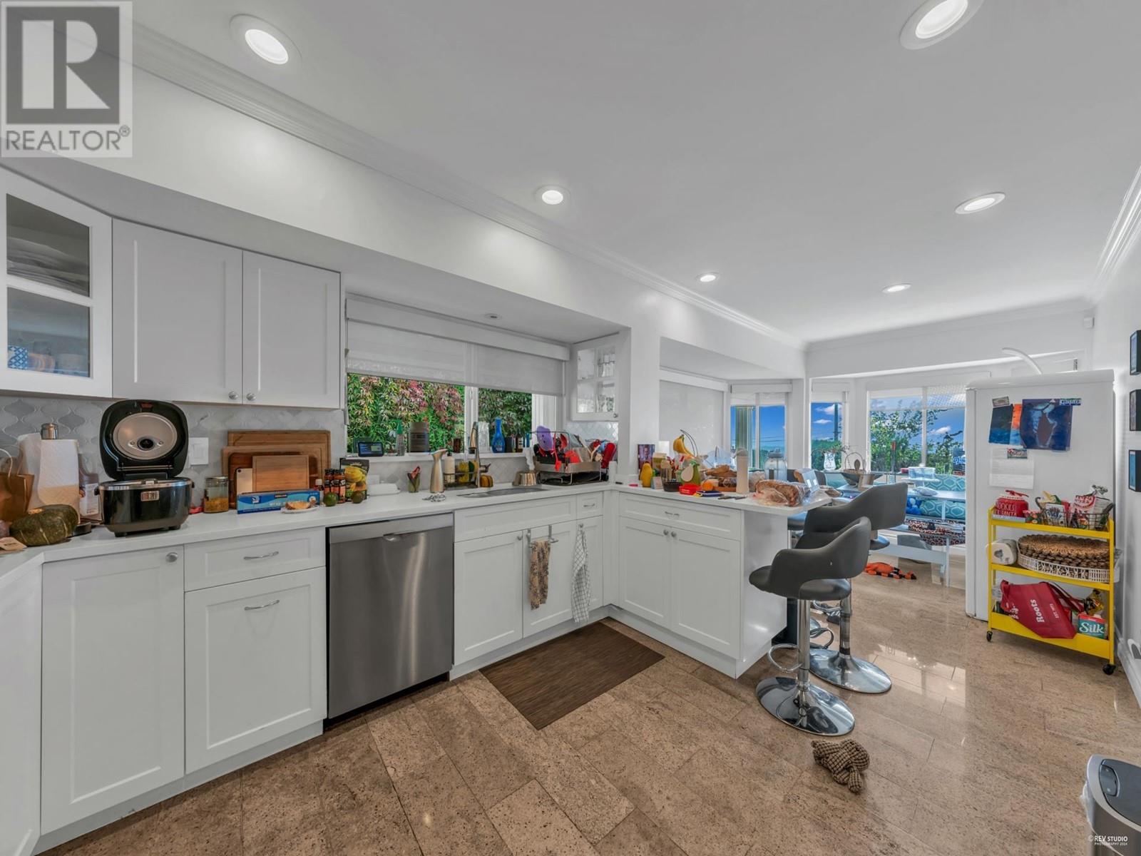 1002 Eyremount Drive, West Vancouver, British Columbia  V7S 2B3 - Photo 15 - R2923135