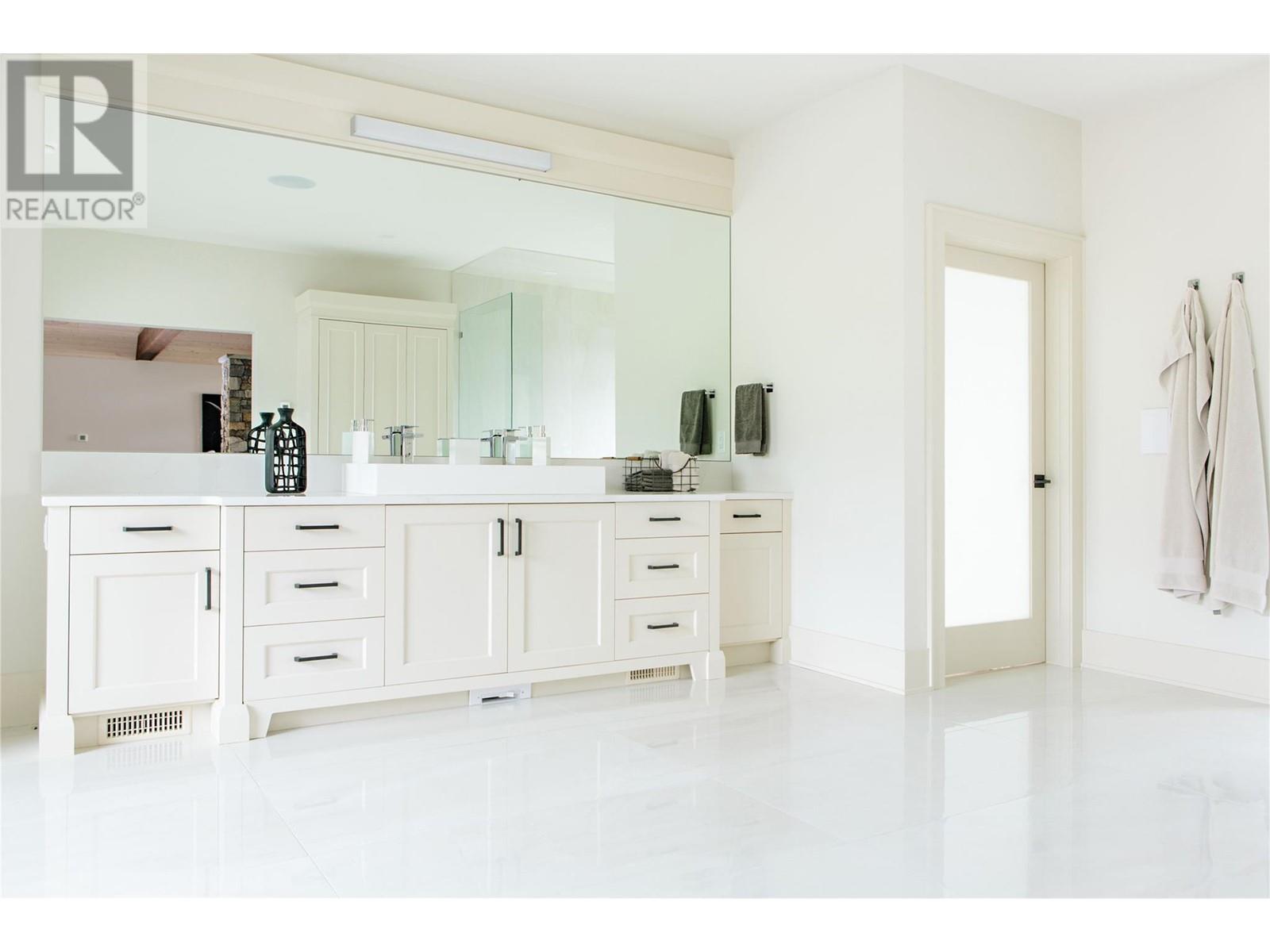 6525 Worrall Road, Tappen, British Columbia  V0E 2X1 - Photo 49 - 10325509