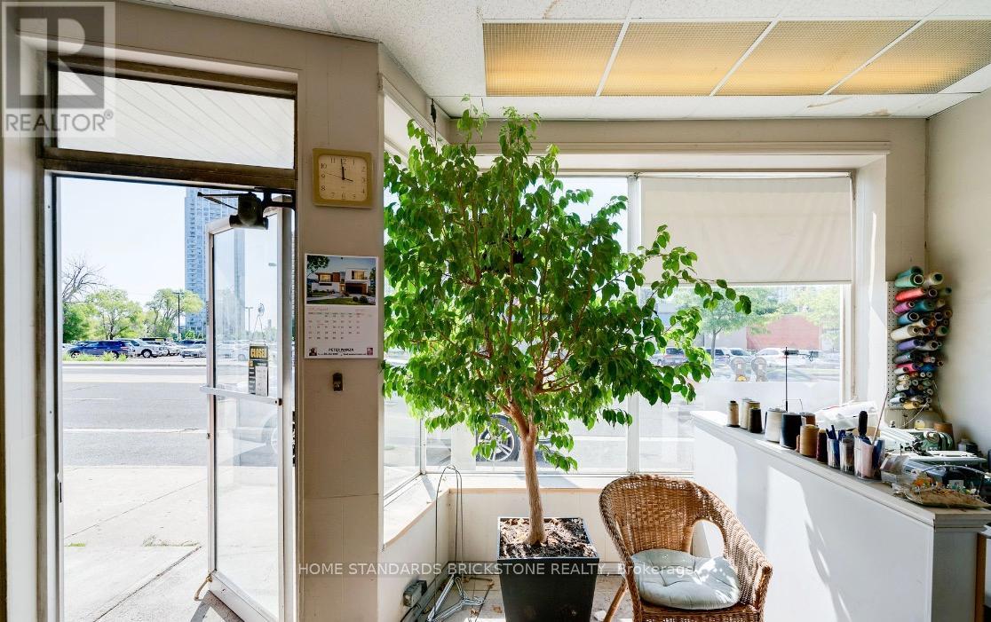 3834a Bloor Street W, Toronto (Islington-City Centre West), Ontario  M9B 1L1 - Photo 3 - W9384221