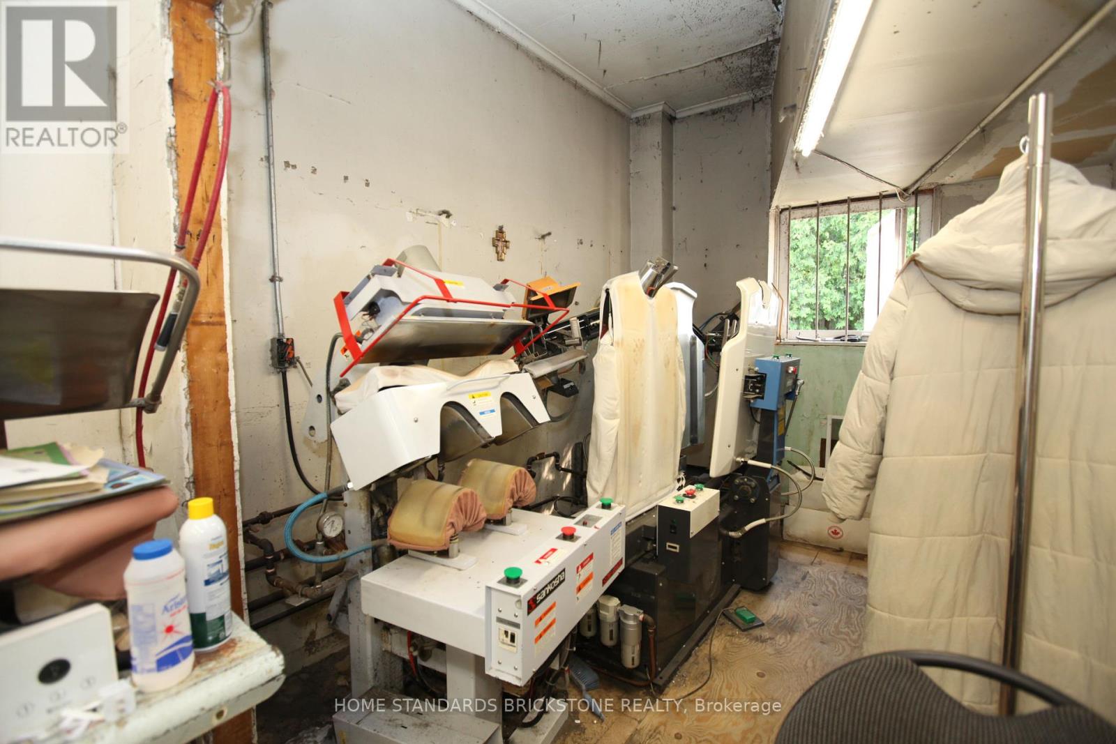 3834a Bloor Street W, Toronto (Islington-City Centre West), Ontario  M9B 1L1 - Photo 6 - W9384221