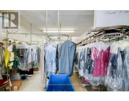3834A BLOOR STREET W, Toronto, Ontario