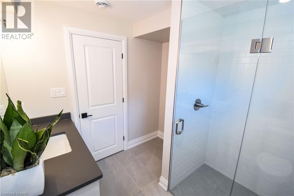 17 Parklane Crescent, St. Catharines, Ontario  L2T 3T9 - Photo 45 - X9414806