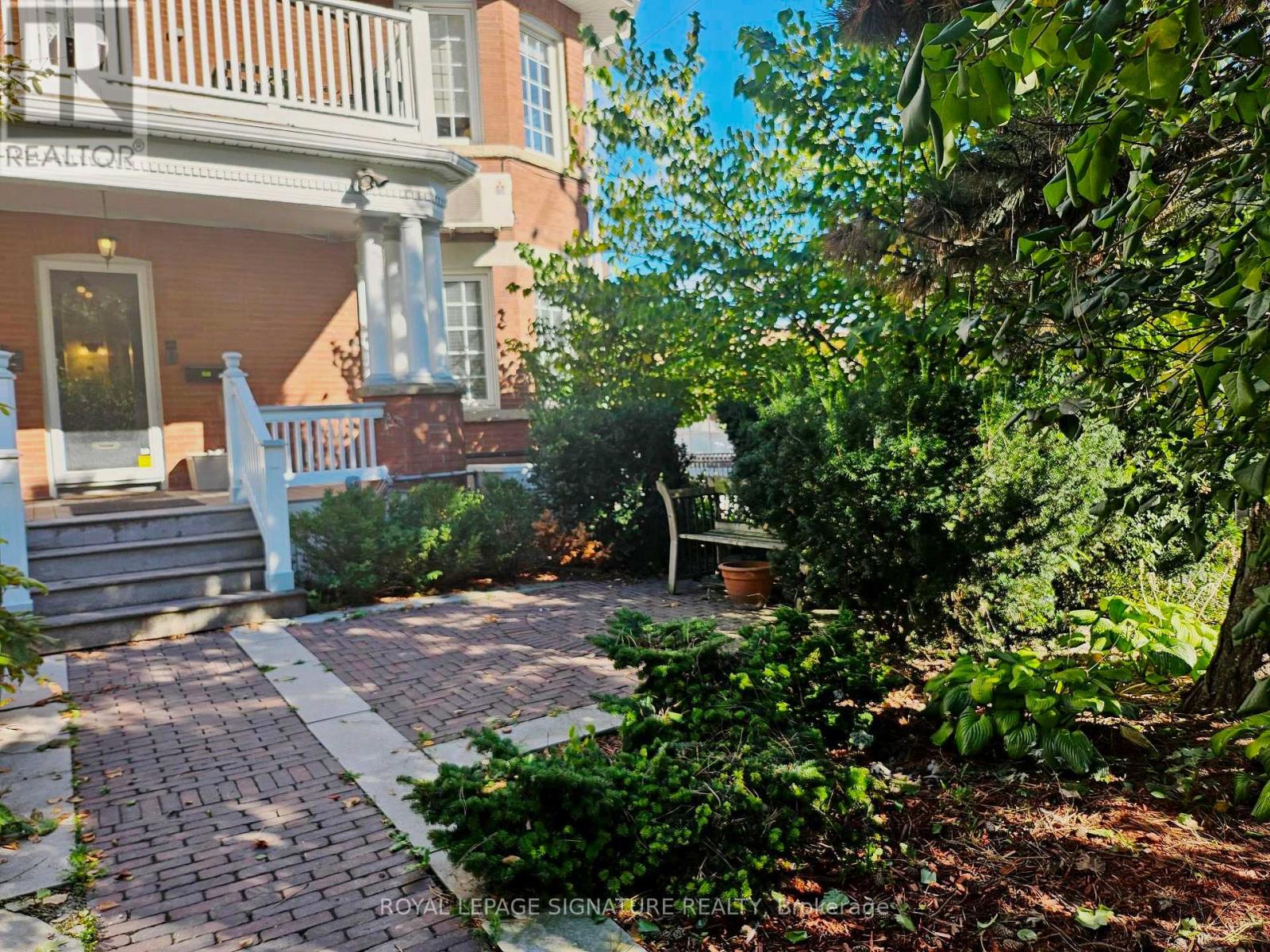 Property at 1 MAYNARD AVENUE S image 4