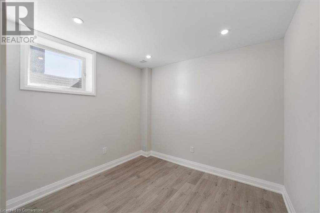 23 Mair Avenue, Brantford, Ontario  N3T 5L5 - Photo 4 - 40658827