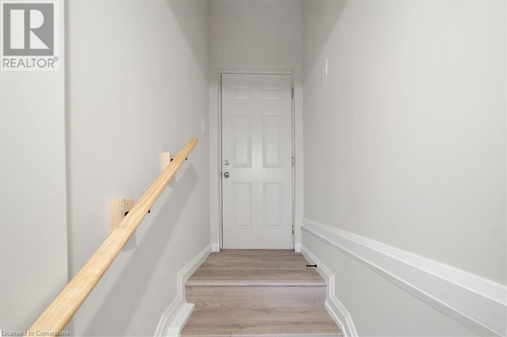 23 Mair Avenue, Brantford, Ontario  N3T 5L5 - Photo 9 - 40658827