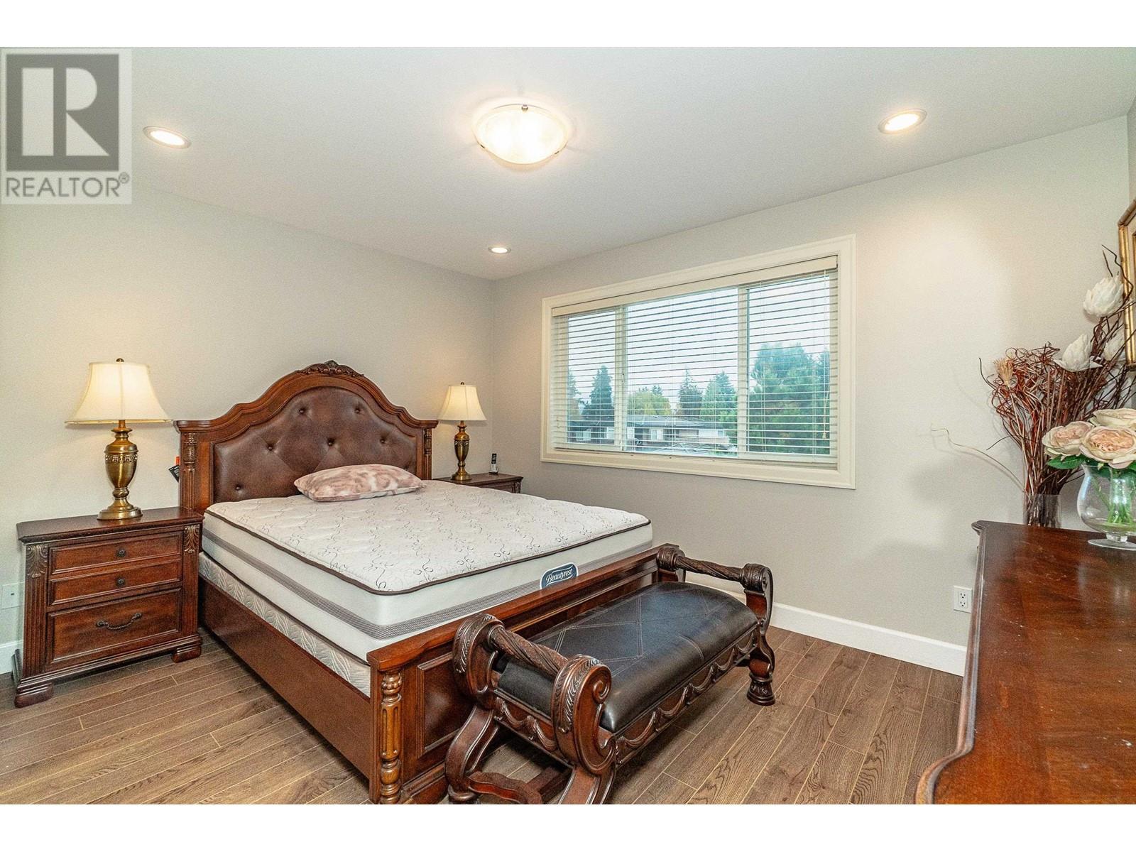 Listing Picture 14 of 26 : 5328 CHESHAM AVENUE, Burnaby / 本拿比 - 魯藝地產 Yvonne Lu Group - MLS Medallion Club Member