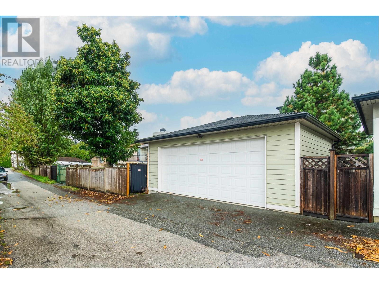 Listing Picture 4 of 26 : 5328 CHESHAM AVENUE, Burnaby / 本拿比 - 魯藝地產 Yvonne Lu Group - MLS Medallion Club Member