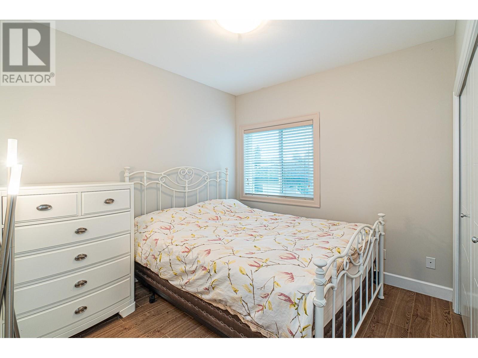 Listing Picture 10 of 26 : 5328 CHESHAM AVENUE, Burnaby / 本拿比 - 魯藝地產 Yvonne Lu Group - MLS Medallion Club Member