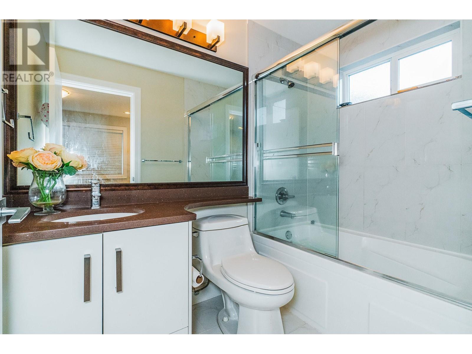 Listing Picture 16 of 26 : 5328 CHESHAM AVENUE, Burnaby / 本拿比 - 魯藝地產 Yvonne Lu Group - MLS Medallion Club Member