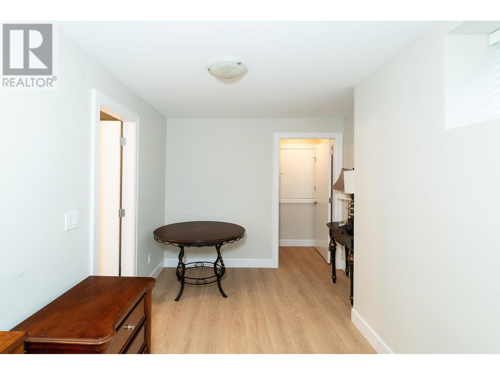 Listing Picture 20 of 26 : 5328 CHESHAM AVENUE, Burnaby / 本拿比 - 魯藝地產 Yvonne Lu Group - MLS Medallion Club Member