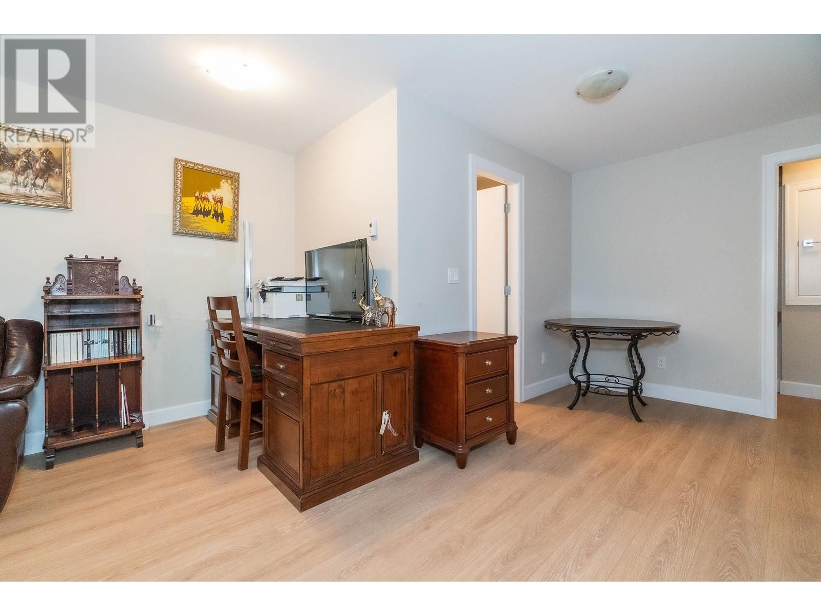 Listing Picture 19 of 26 : 5328 CHESHAM AVENUE, Burnaby / 本拿比 - 魯藝地產 Yvonne Lu Group - MLS Medallion Club Member