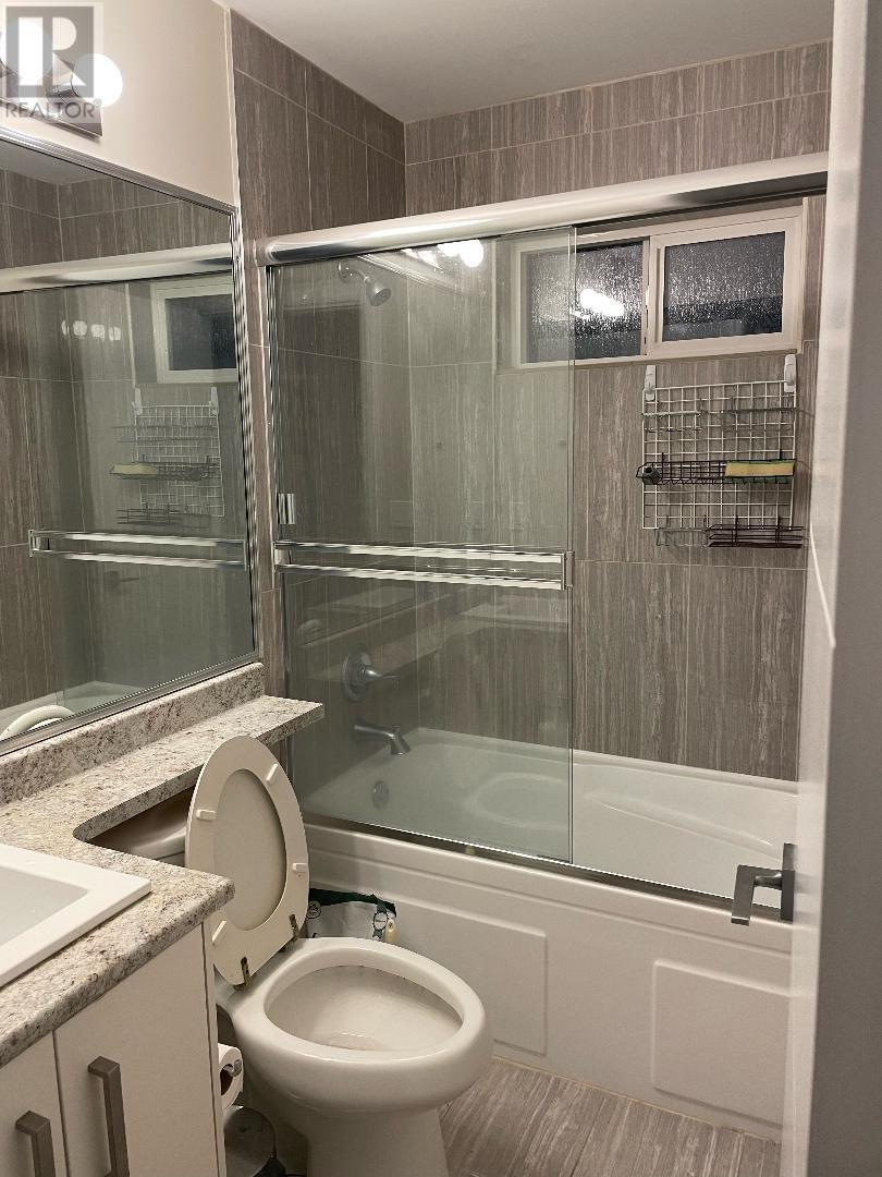 Listing Picture 15 of 26 : 5328 CHESHAM AVENUE, Burnaby / 本拿比 - 魯藝地產 Yvonne Lu Group - MLS Medallion Club Member