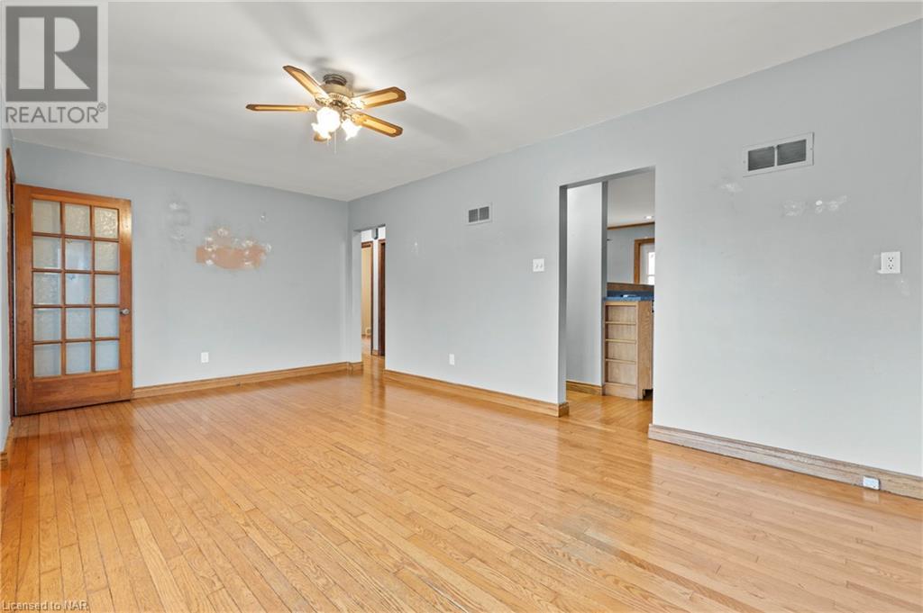 5648 Royal Manor Drive, Niagara Falls, Ontario  L2G 1E8 - Photo 8 - 40658803