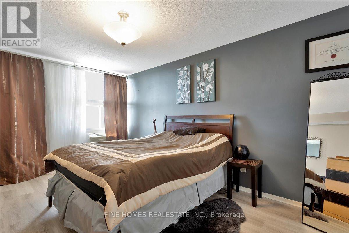 910 - 155 Marlee Avenue, Toronto, Ontario  M6B 4B5 - Photo 13 - W9384973