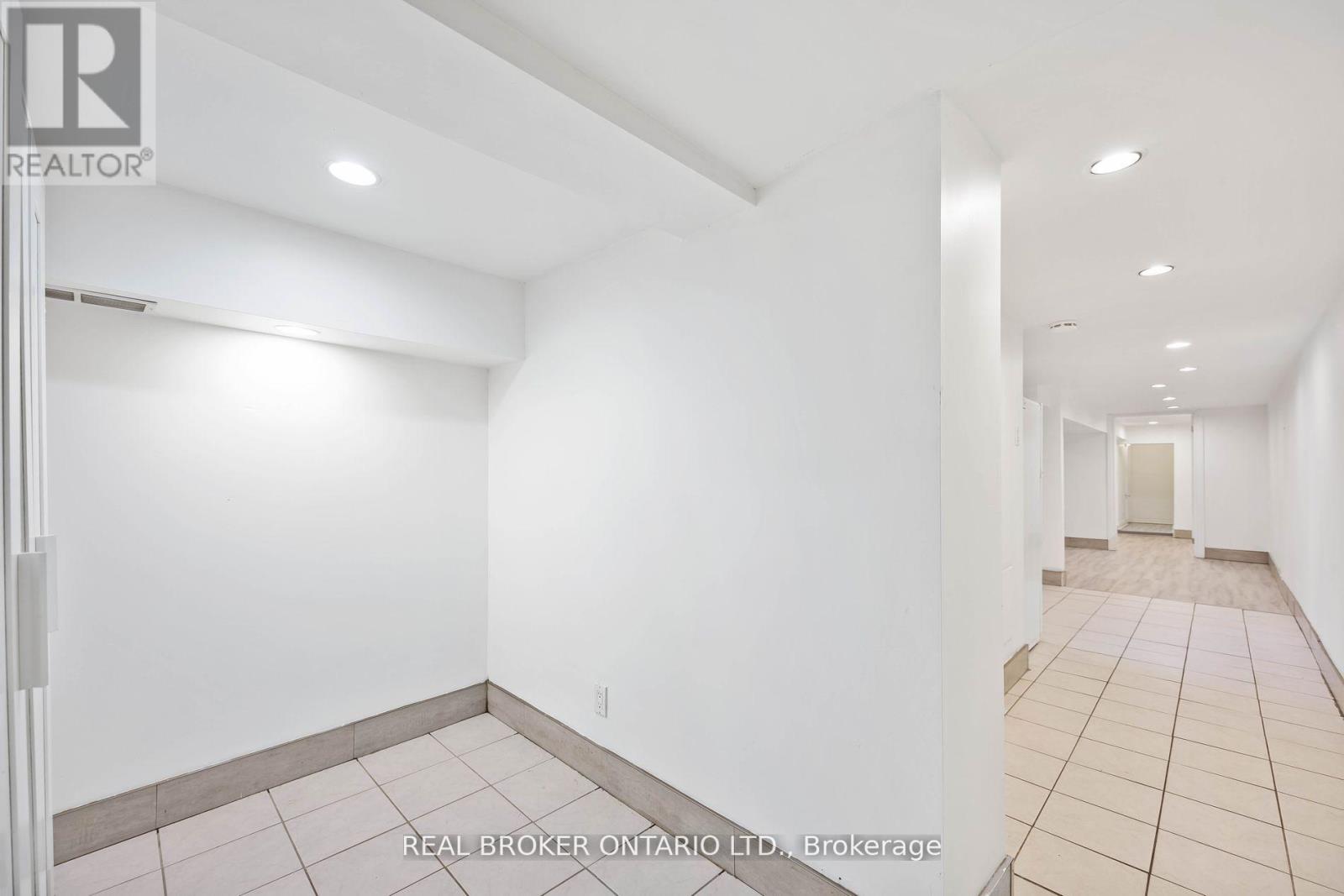 Bsmt - 124 Hallam Street, Toronto, Ontario  M6H 1X1 - Photo 3 - W9385125