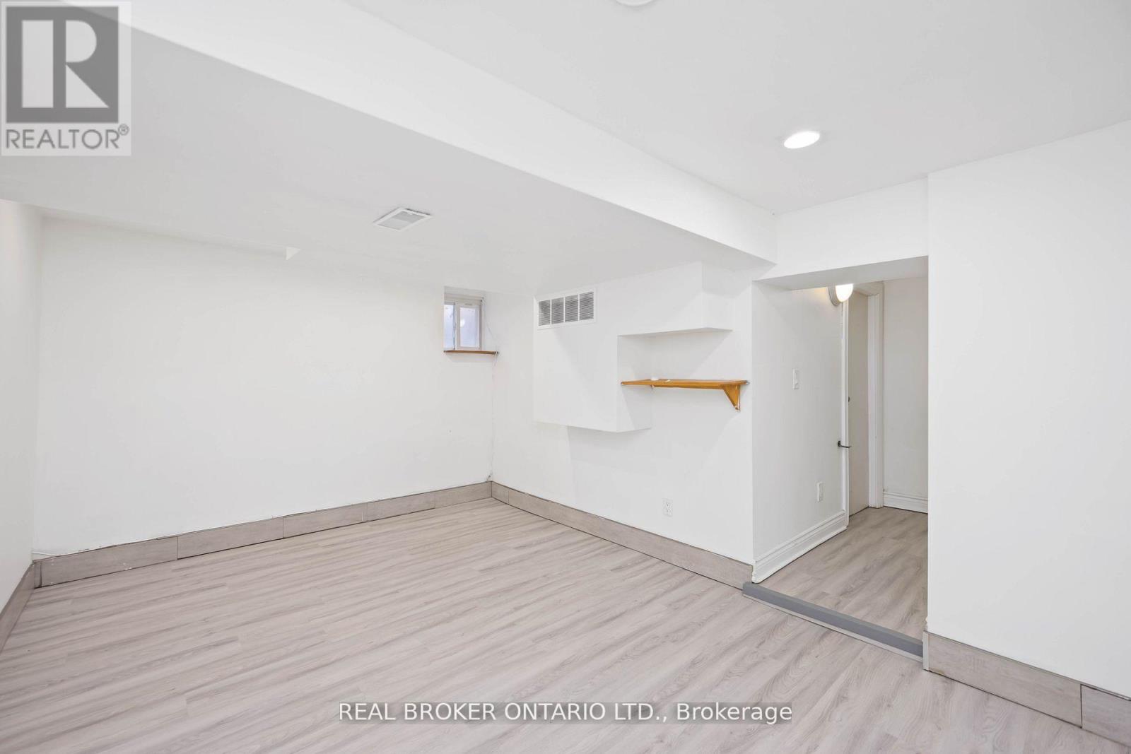 Bsmt - 124 Hallam Street, Toronto, Ontario  M6H 1X1 - Photo 9 - W9385125