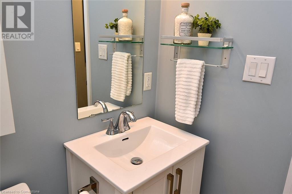 170 Rockhaven Lane Unit# 320, Waterdown, Ontario  L8B 1B5 - Photo 18 - 40659127