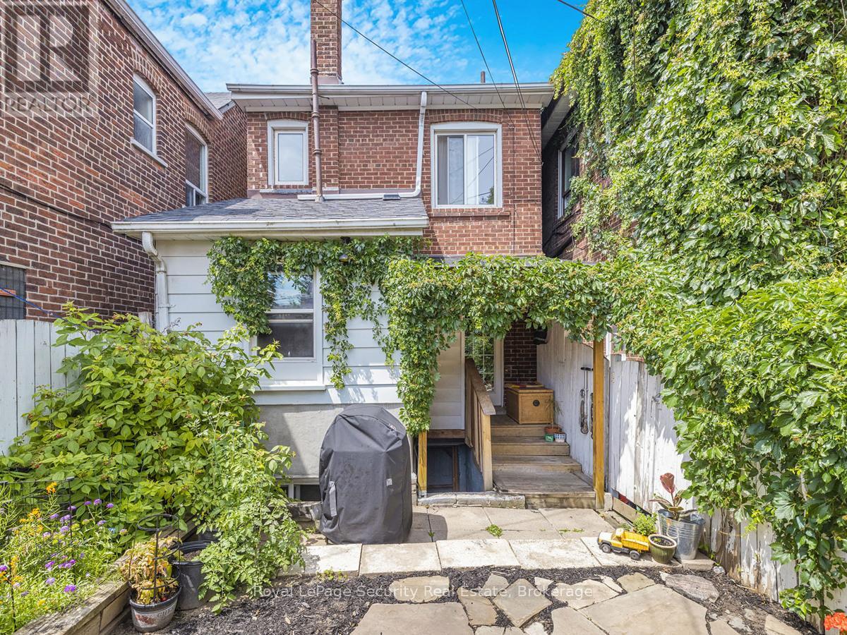 147 Hope Street, Toronto, Ontario  M6E 1K4 - Photo 5 - W9385234