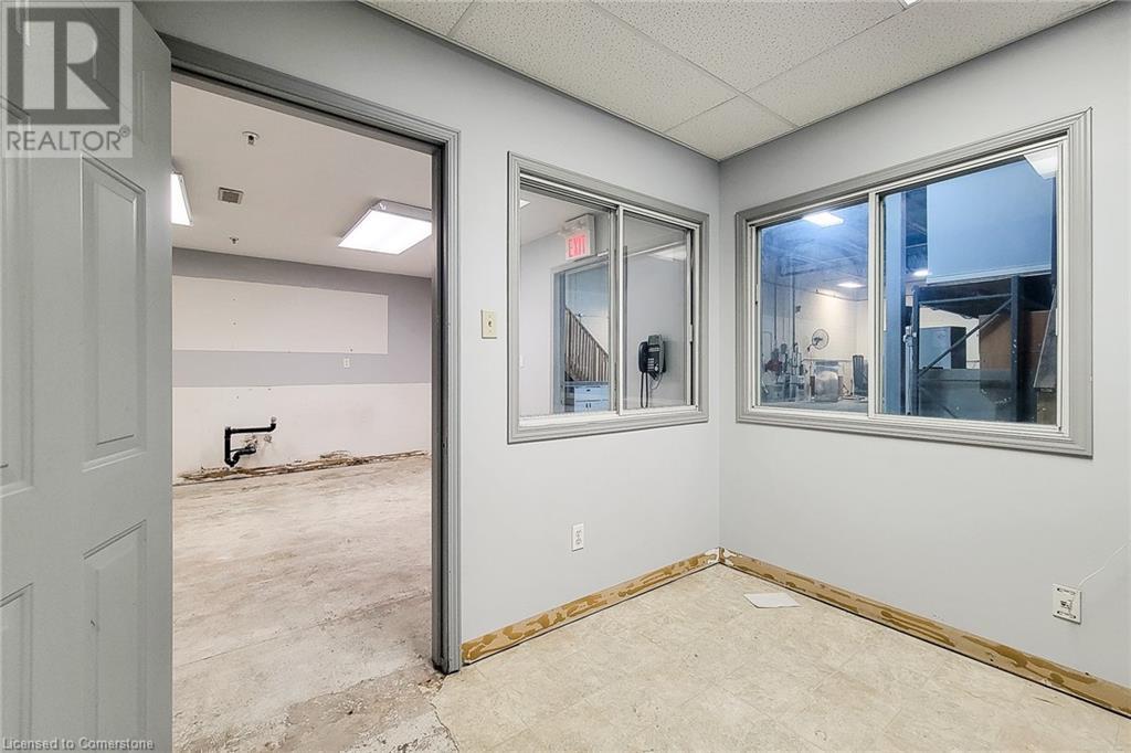 4380 South Service Road Unit# 17, Burlington, Ontario  L7L 5Y6 - Photo 10 - 40659060