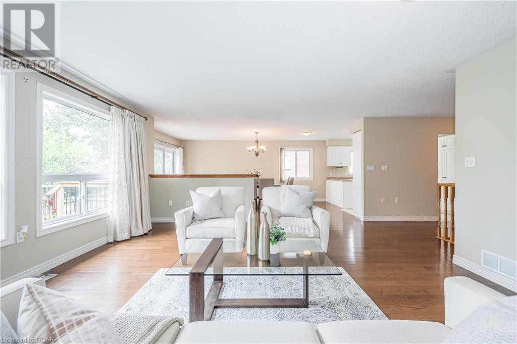 24 Beechlawn BoulevardGuelph (Village), Ontario  N1G 4X7 - Photo 10 - X10875574
