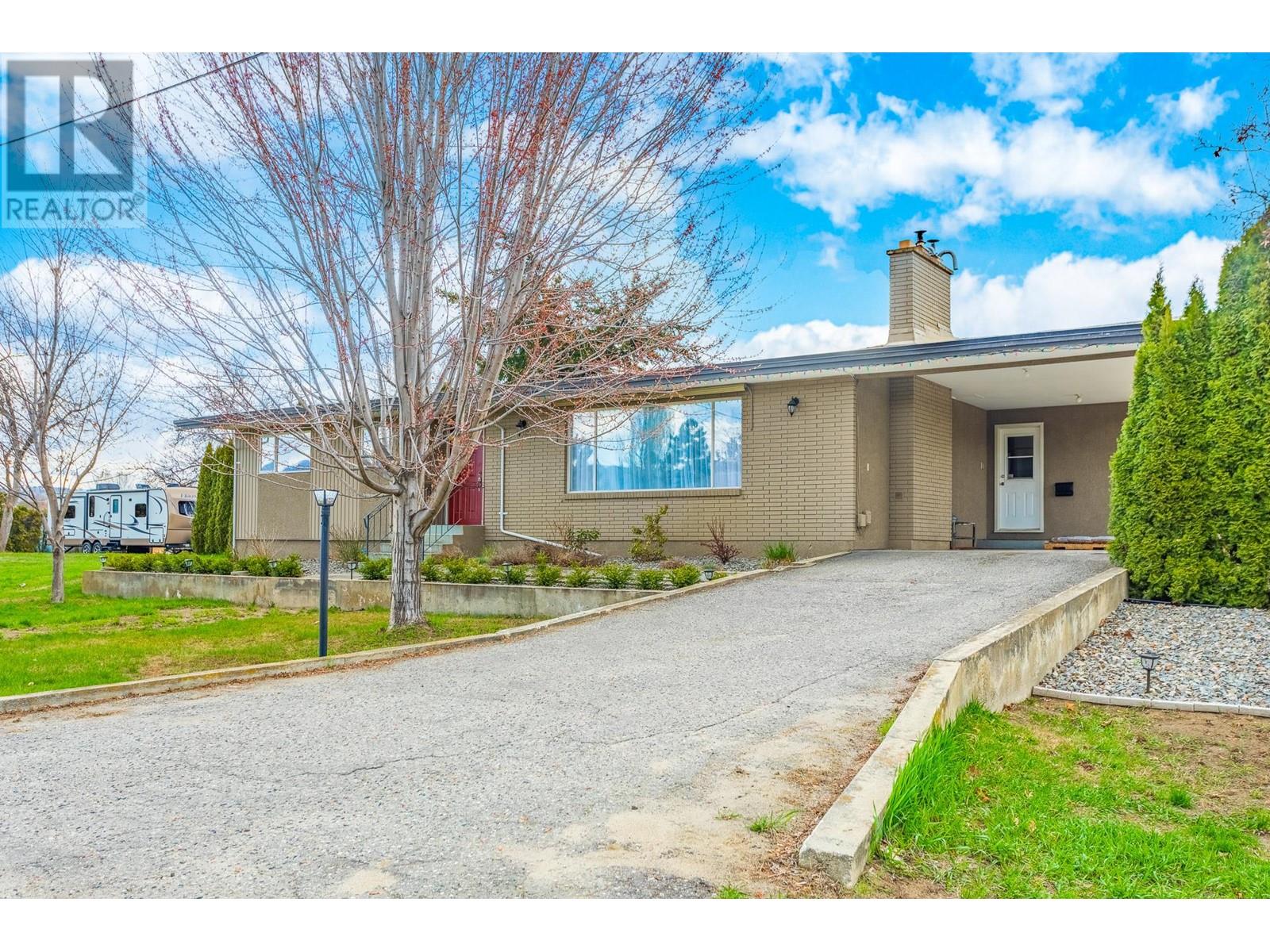 3259 St. Amand Road Kelowna