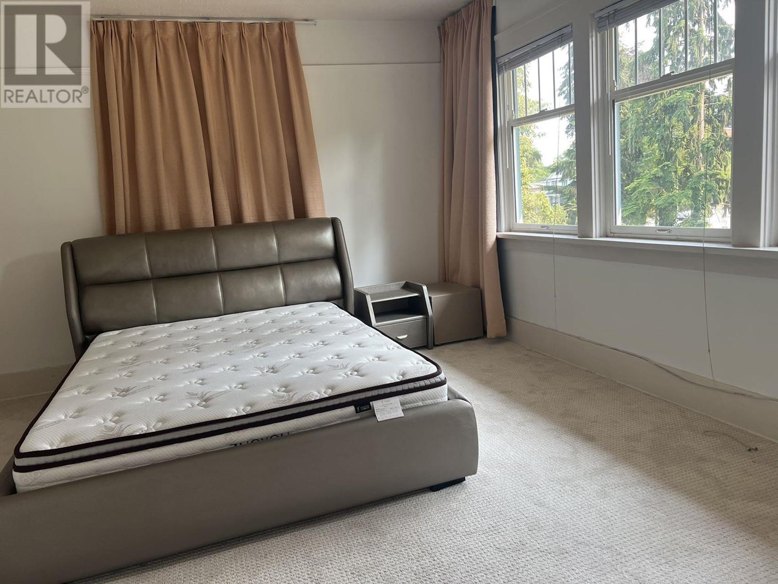 Listing Picture 13 of 13 : 4715 W 4TH AVENUE, Vancouver / 溫哥華 - 魯藝地產 Yvonne Lu Group - MLS Medallion Club Member