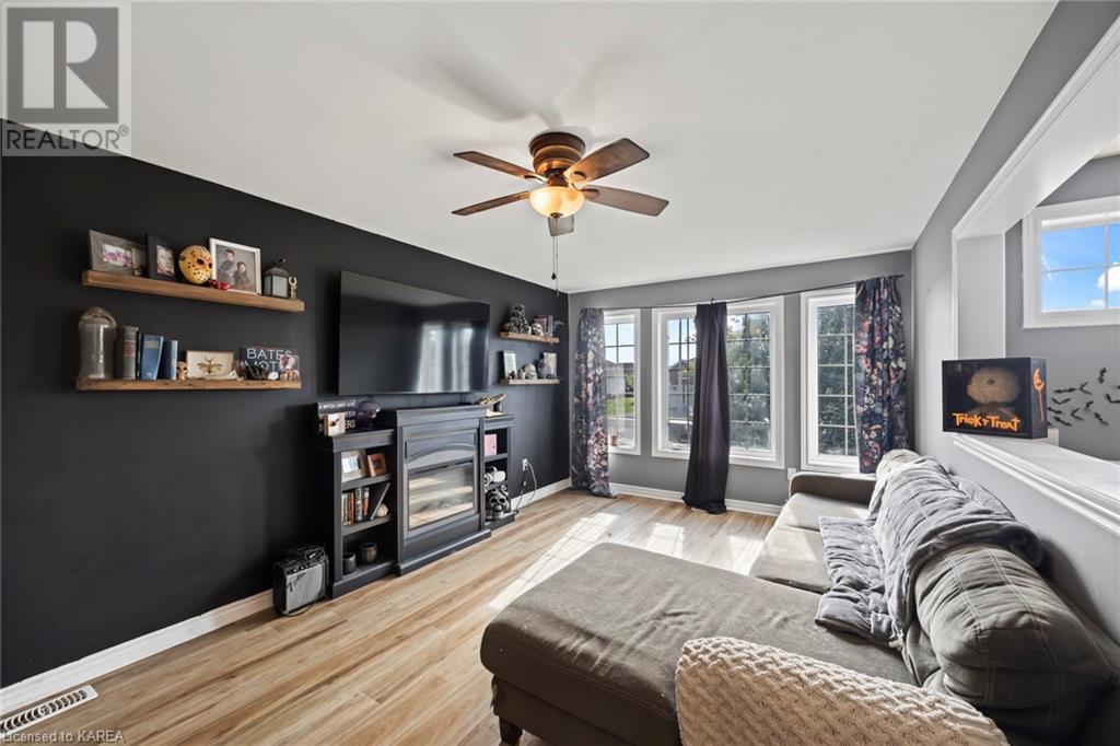57 Kanvers Way, Napanee, Ontario  K7R 3P9 - Photo 5 - 40659289