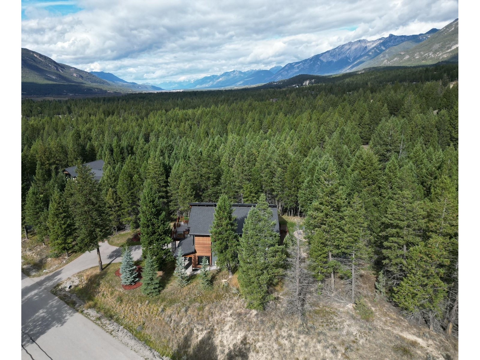 4955 Saddlewood Lane, Radium Hot Springs, British Columbia  V0A 1M0 - Photo 4 - 2479935