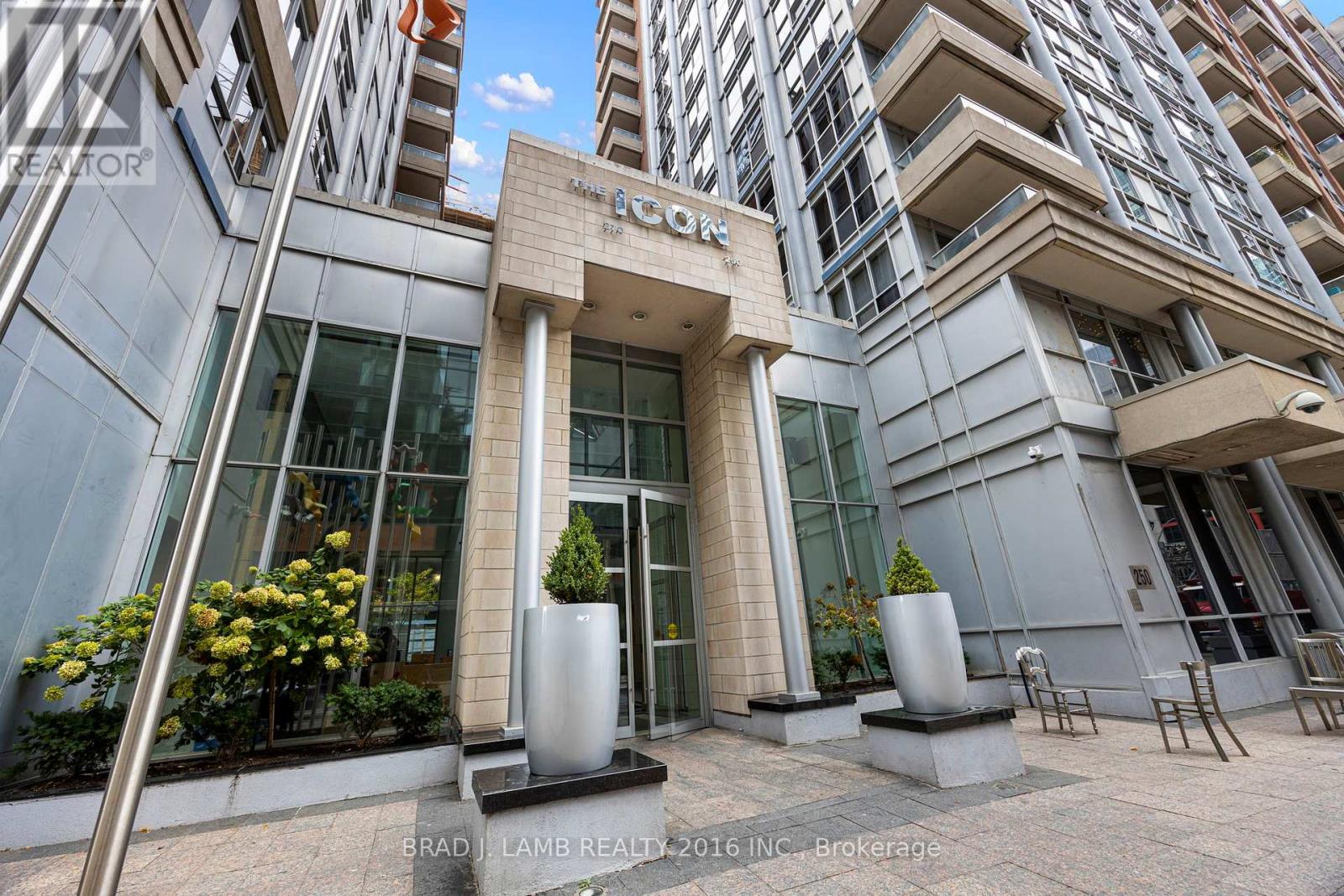 305 - 270 Wellington Street W, Toronto, Ontario  M5V 3P5 - Photo 24 - C9385366