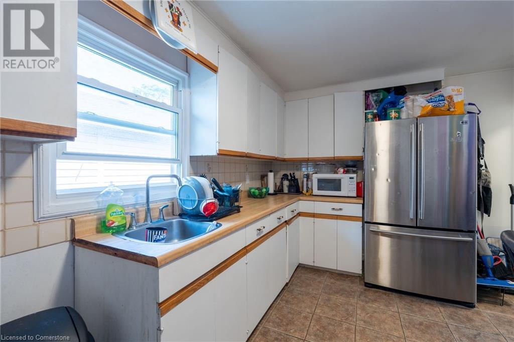 48 Merigold Street, St. Catharines, Ontario  L2S 2N5 - Photo 9 - 40658304